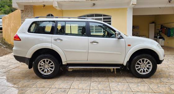 MITSUBISHI PAJERO DAKAR 3.2 HPE 4X4 7 LUGARES 16V TURBO INTERCOOLER DIESEL 4P AUTOMÁTICO
